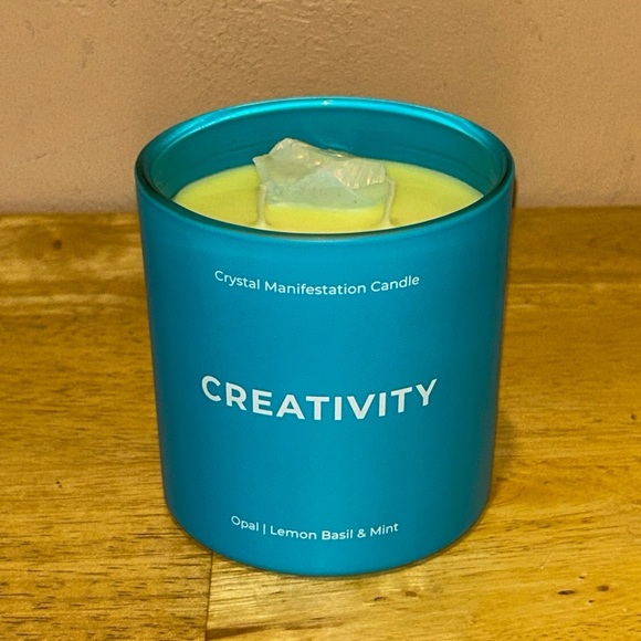 JILL & ALLY CREATIVITY Crystal Manifestation Candle With Genuine Opal Gemstone - Picture 2 of 9